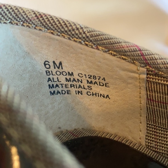 Mia Bloom Woman’s Slip On Shoes Round Toe Floral Block Heels Brown Size 6 M - Picture 5 of 12